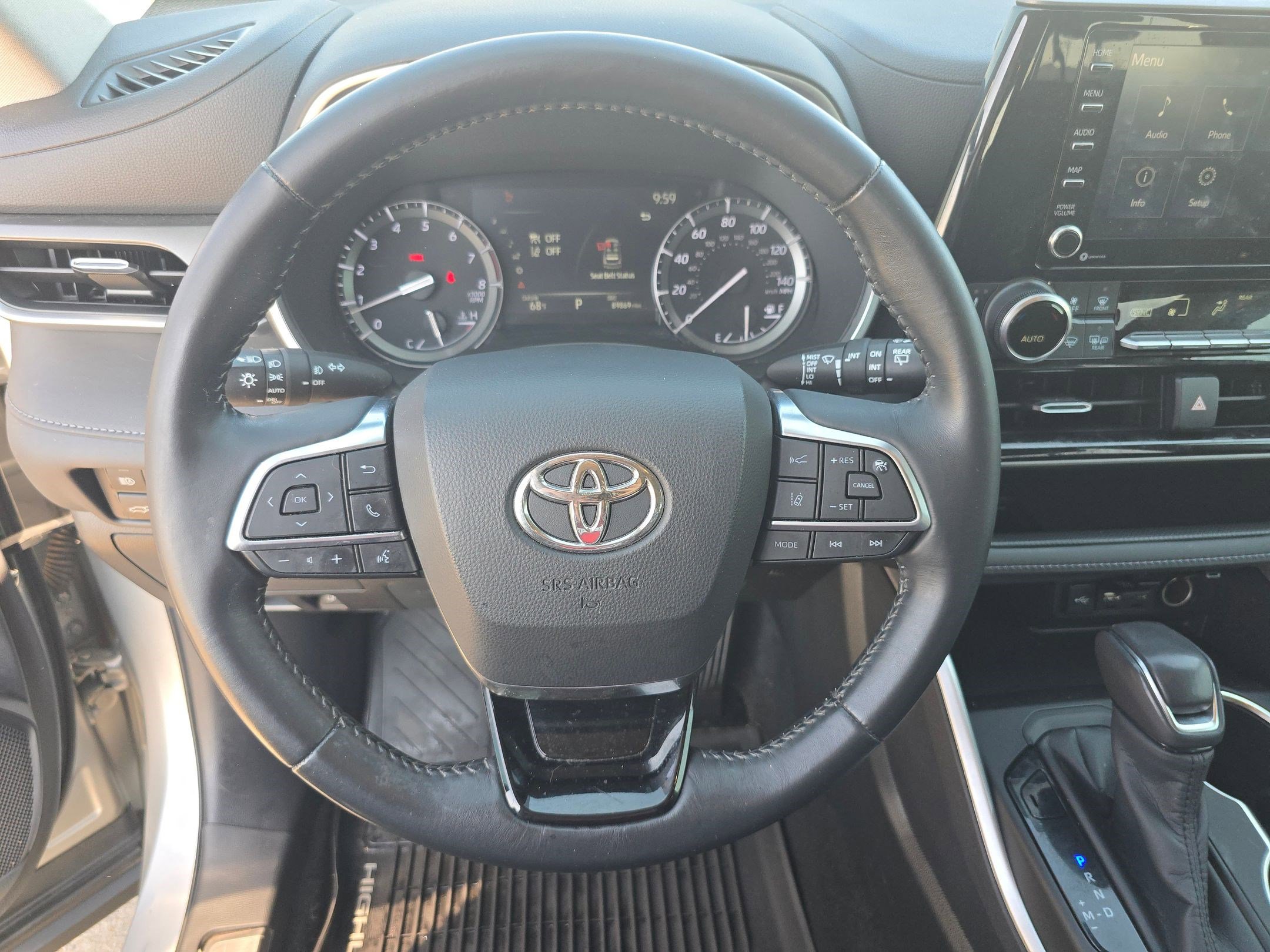 Used 2020 Toyota Highlander XLE image 15