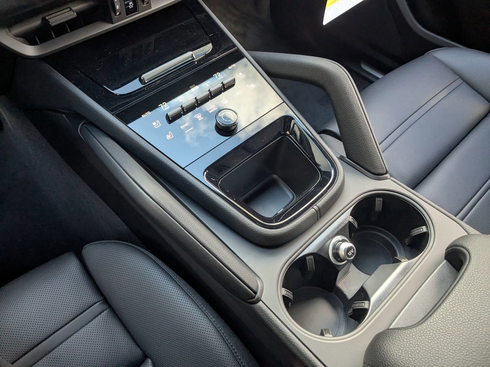 Certified 2026 Porsche Cayenne Coupe AWD/4WD image 21