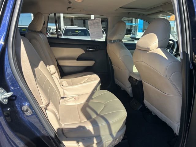 Used 2023 Toyota Highlander XLE image 33