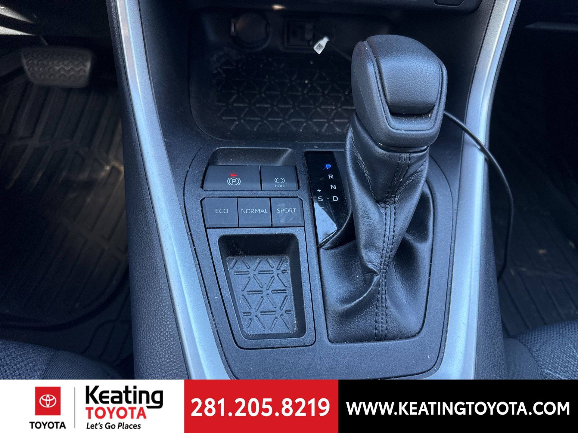 Used 2019 Toyota RAV4 XLE image 18