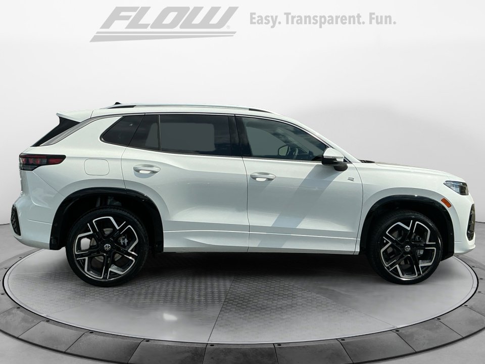 New 2026 Volkswagen Tiguan SEL R-Line AWD/4WD image 8