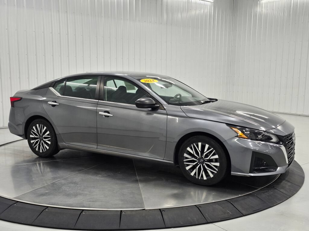 Used 2024 Nissan Altima 2.5 SV FWD image 7