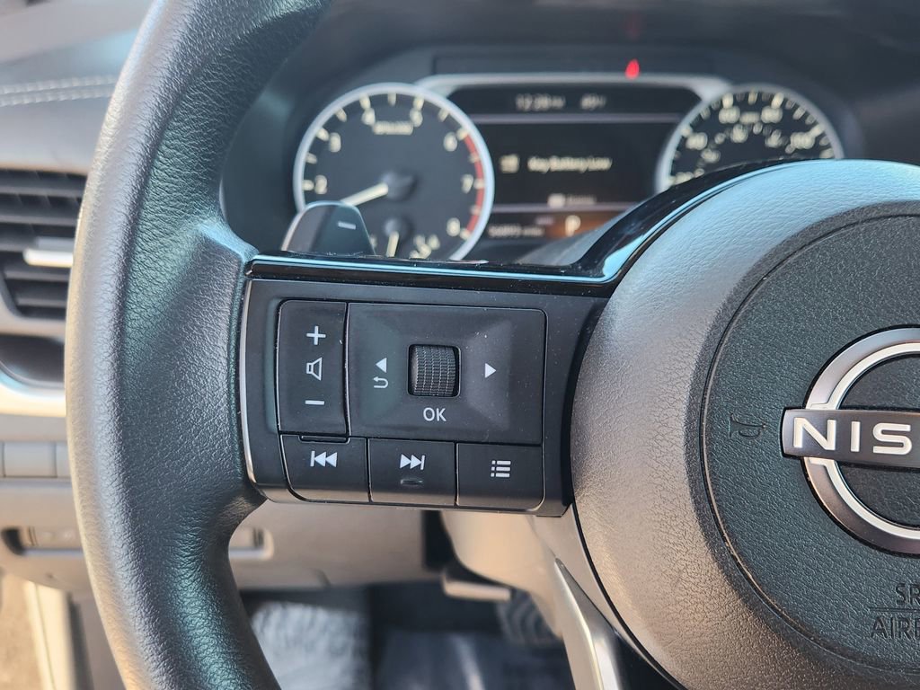 Used 2023 Nissan Rogue SV AWD/4WD image 17