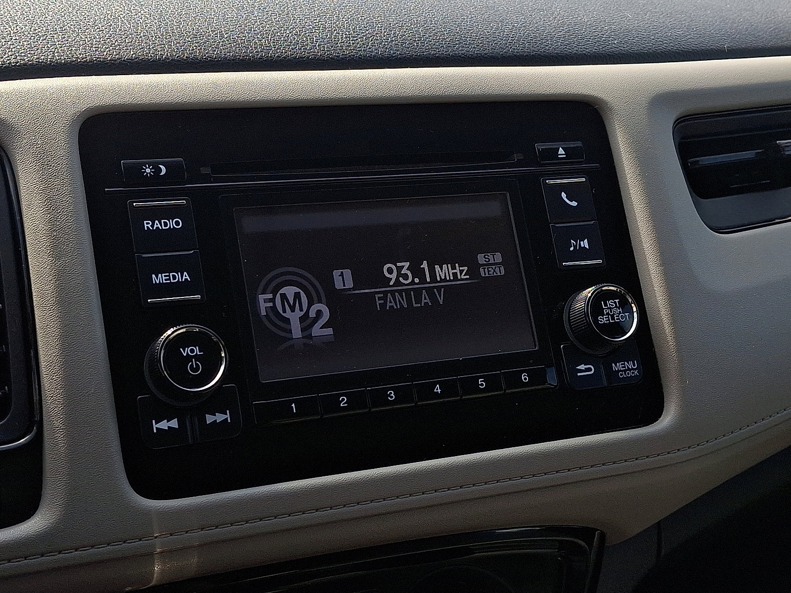 Used 2019 Honda HR-V LX image 16