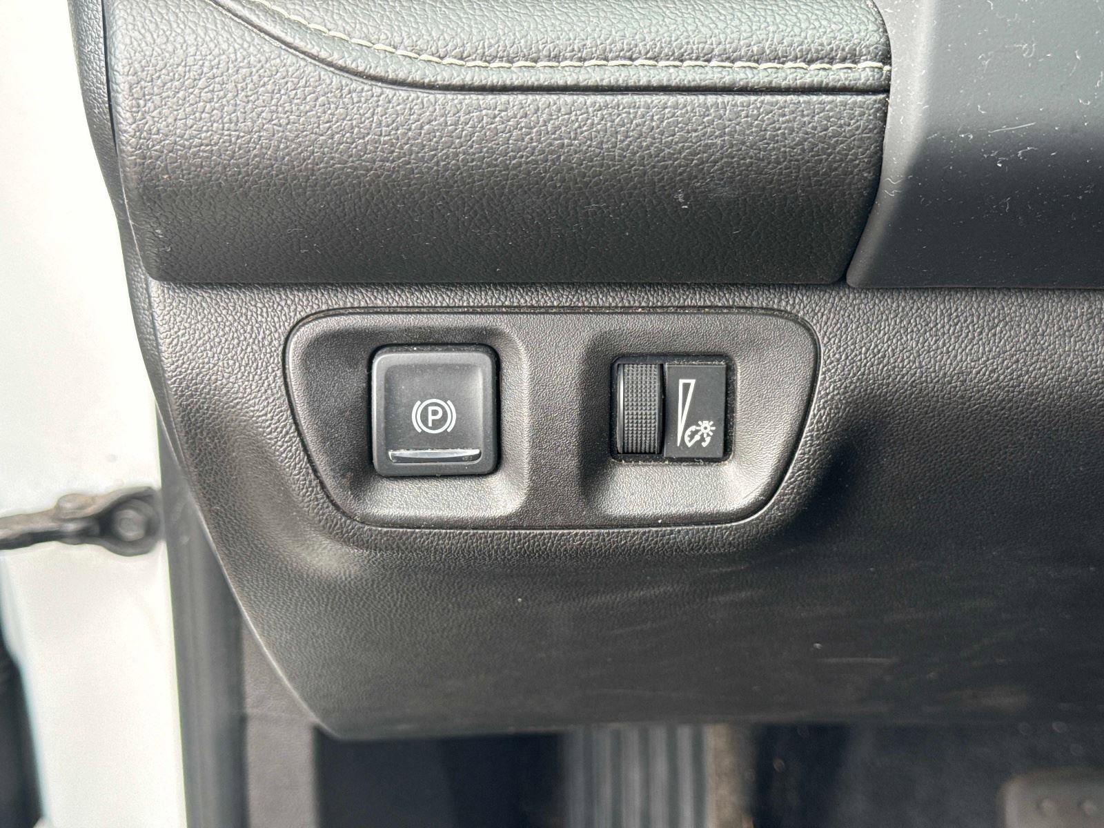 Used 2021 GMC Acadia SLE w/ Driver Convenience Package image 30