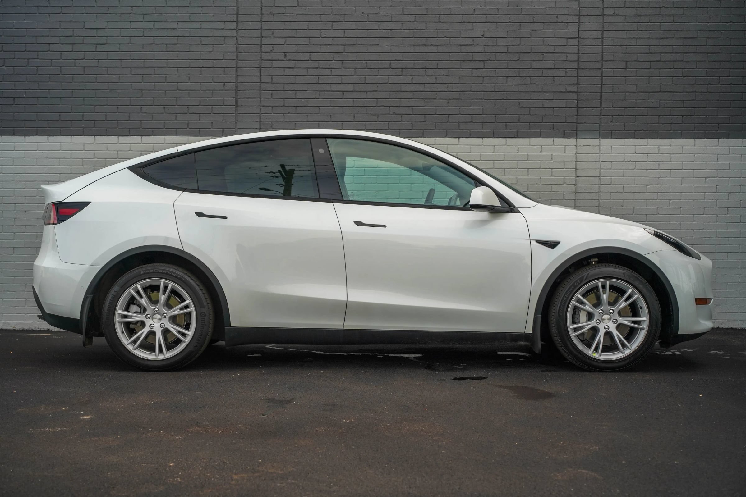 Used 2022 Tesla Model Y Long Range AWD/4WD image 4