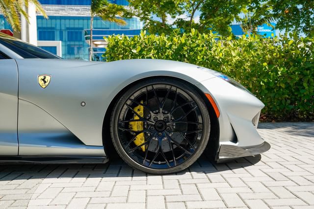Used 2018 Ferrari 812 Superfast RWD image 31