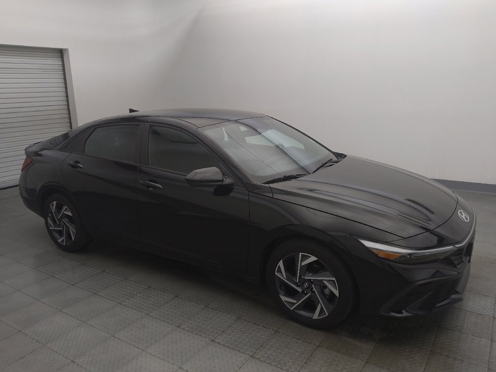 Used 2025 Hyundai Elantra Sport FWD image 11
