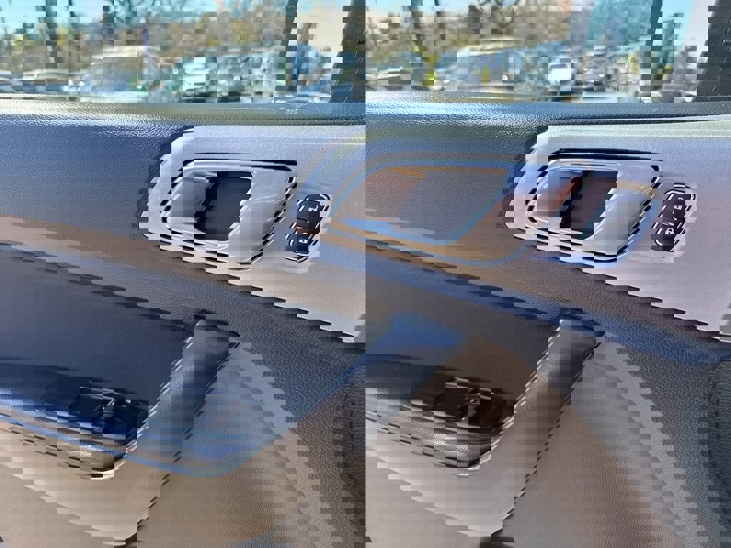 Used 2023 Ford Ranger XLT w/ Equipment Group 302A High AWD/4WD image 18