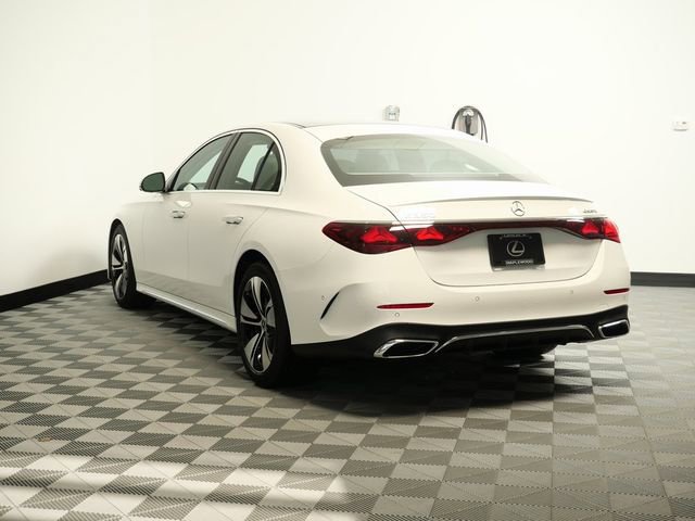 Used 2025 Mercedes-Benz E 350 4MATIC Sedan image 5