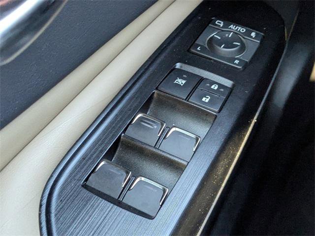 Certified 2021 Lexus ES 300h w/ Premium Package image 24