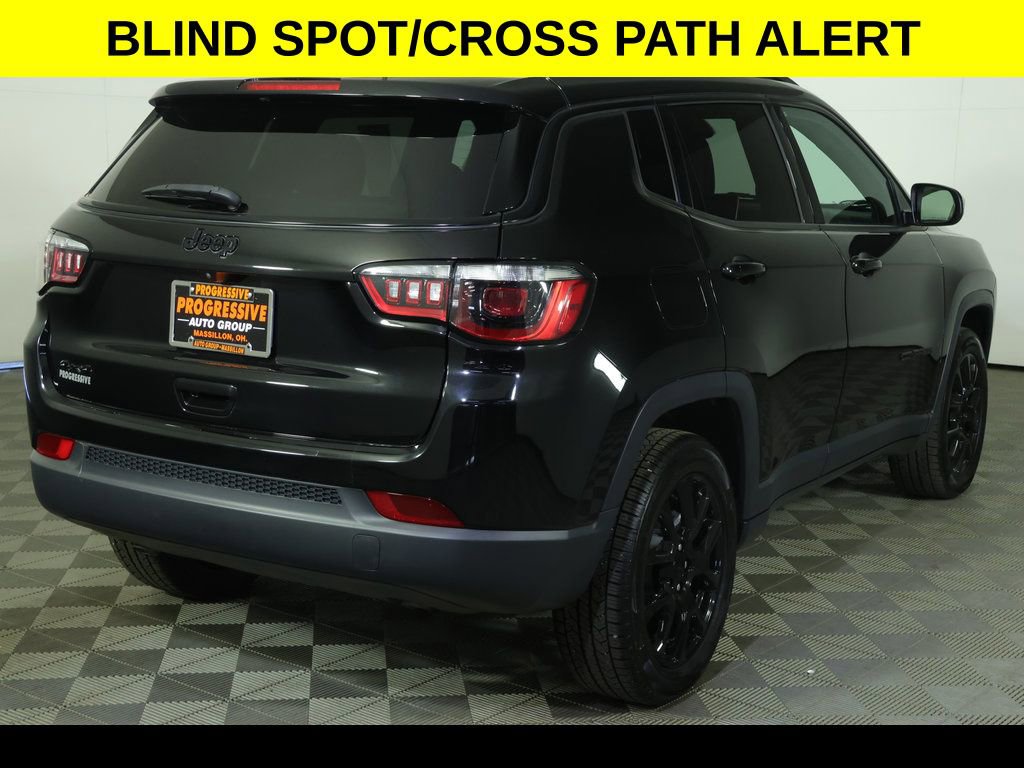 Used 2023 Jeep Compass Latitude w/ Convenience Group AWD/4WD image 13