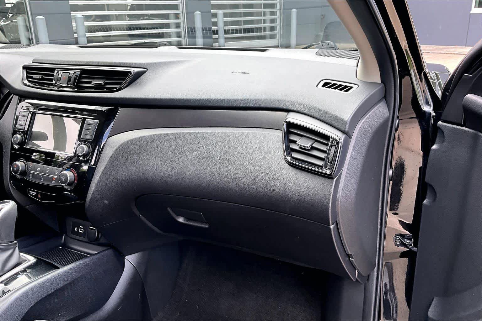 Certified 2021 Nissan Rogue Sport S FWD image 17
