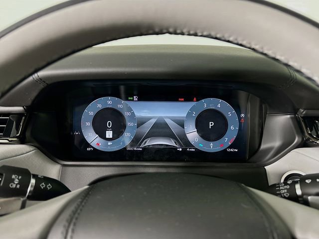 New 2026 Land Rover Range Rover Velar Dynamic SE AWD/4WD image 13