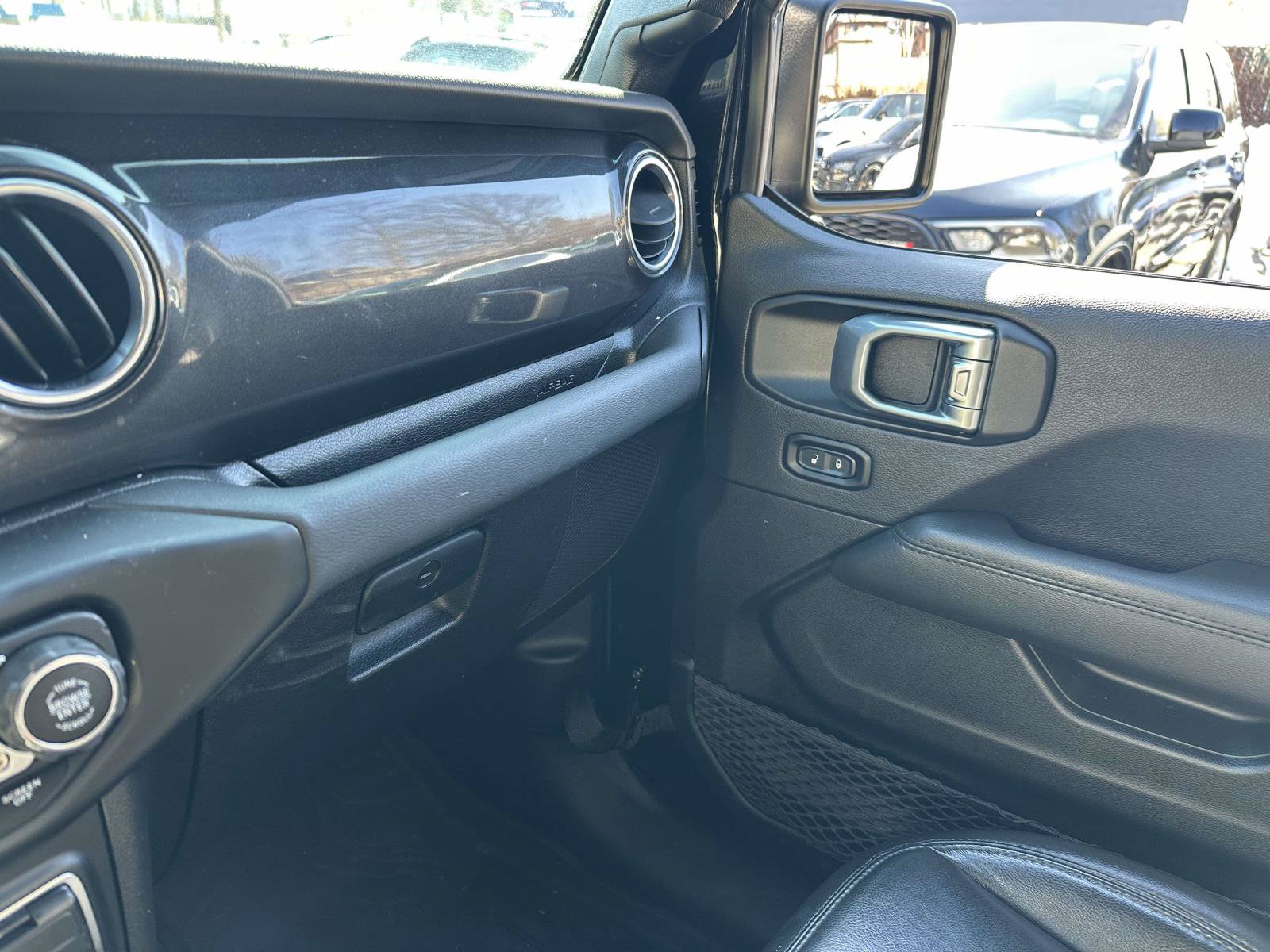 Used 2021 Jeep Wrangler Unlimited Sahara AWD/4WD image 27