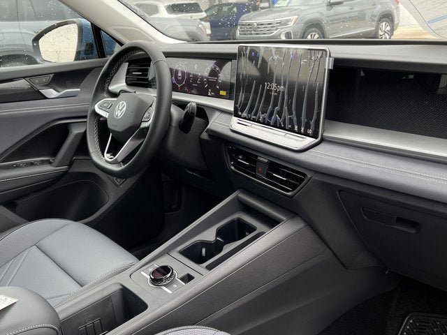 New 2026 Volkswagen Tiguan SE FWD image 21