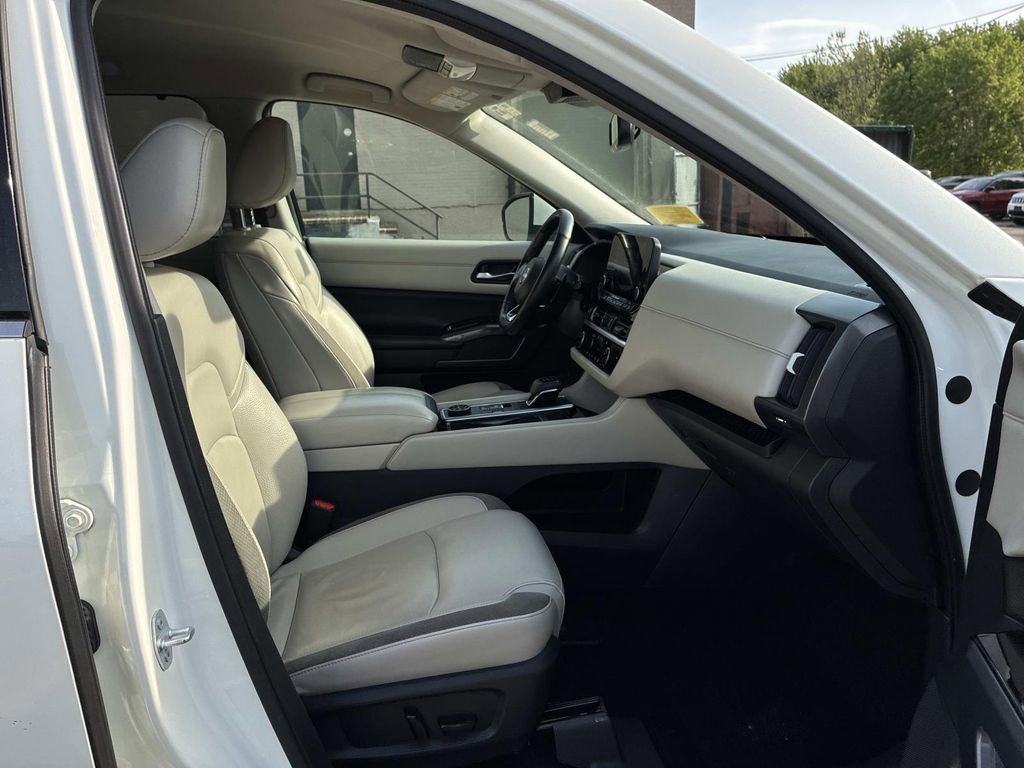 Certified 2022 Nissan Pathfinder SL AWD/4WD image 6