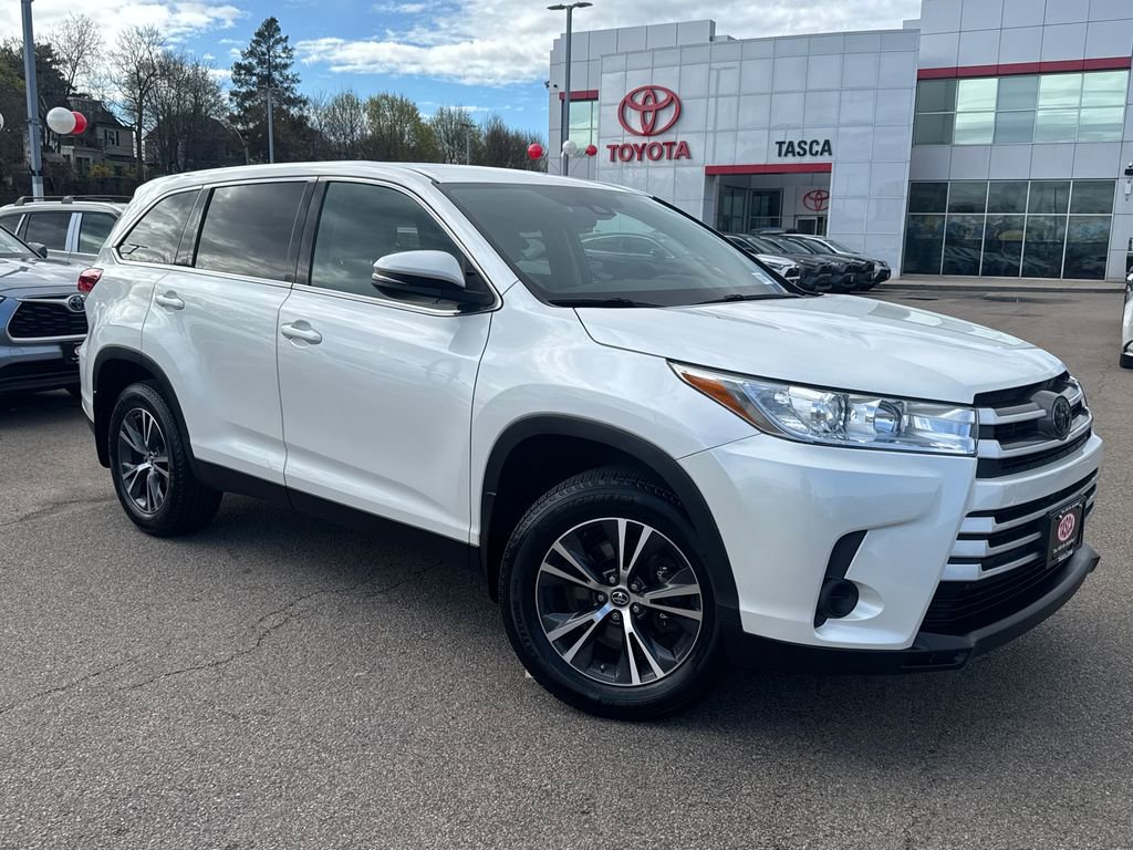 Used 2019 Toyota Highlander LE AWD/4WD image 1