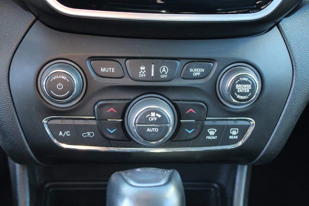 Used 2021 Jeep Cherokee Limited image 21