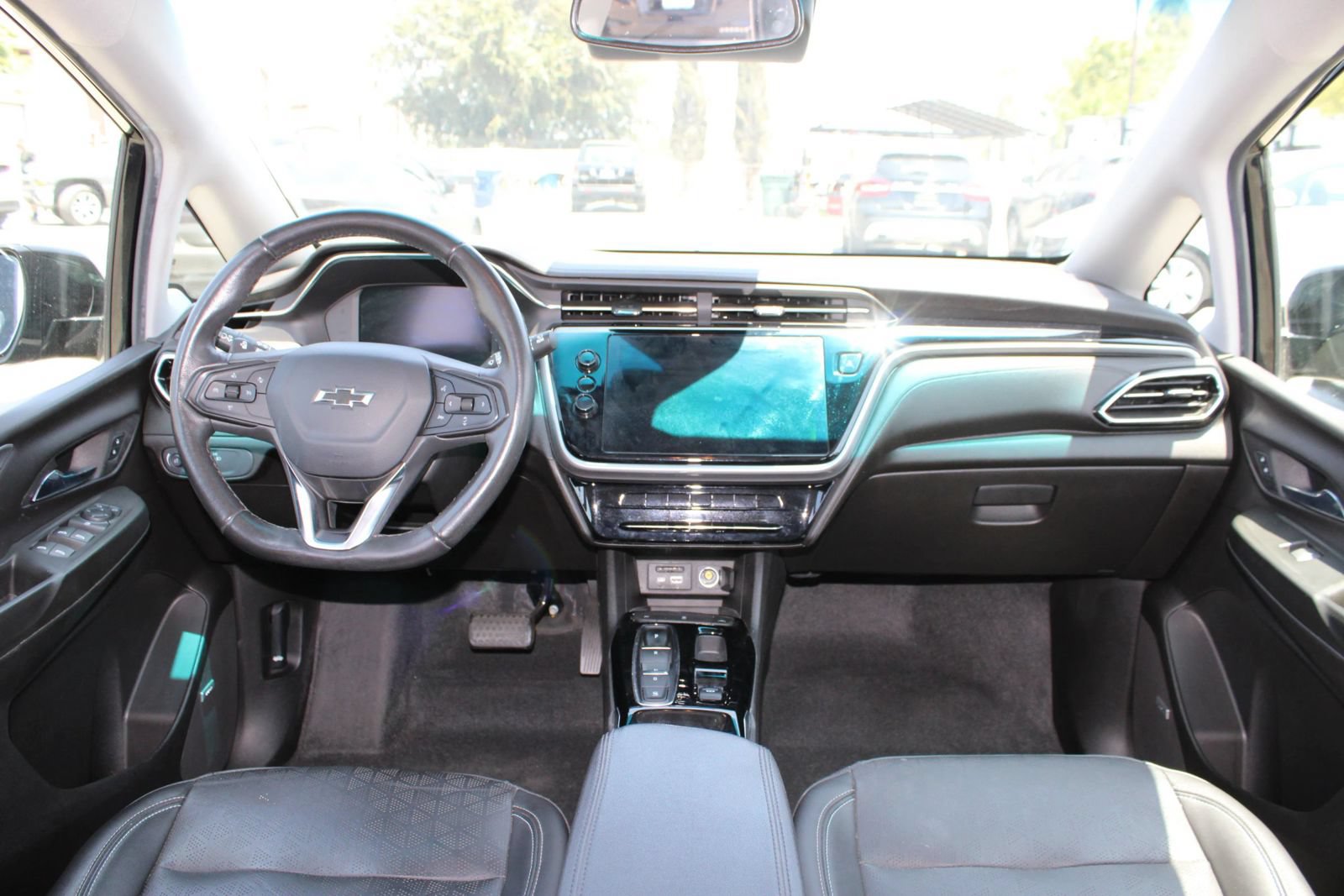 Used 2022 Chevrolet Bolt LT w/ Infotainment Package FWD image 29