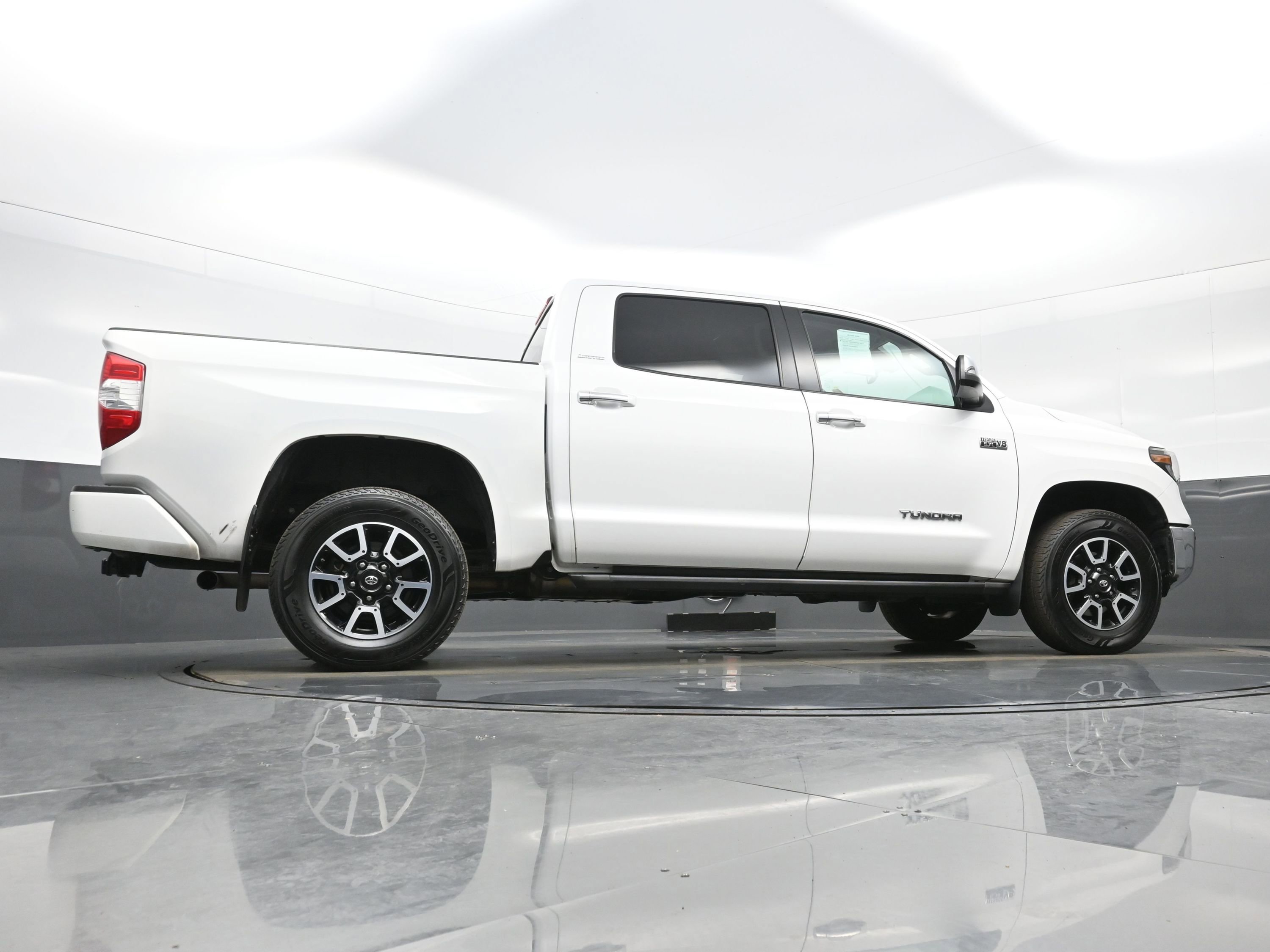Used 2020 Toyota Tundra Limited w/ Limited Premium Package AWD/4WD image 33