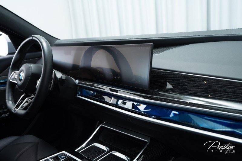 Used 2023 BMW 740i w/ Parking Assistance Package image 43