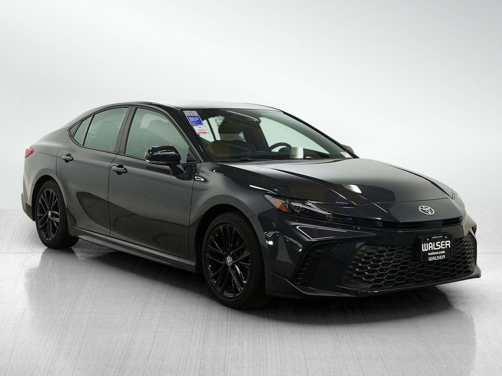 Used 2025 Toyota Camry SE image 7