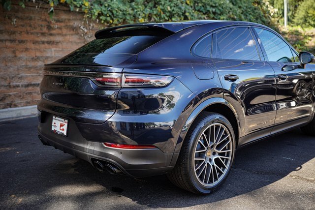 Used 2023 Porsche Cayenne Platinum Edition image 8
