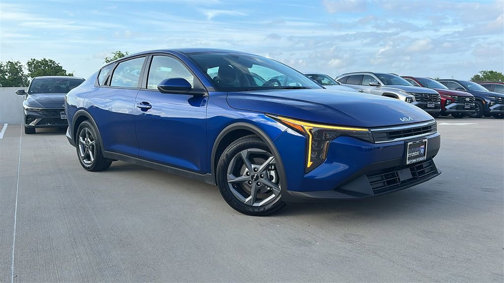 Used 2025 Kia K4 LXS FWD image 5