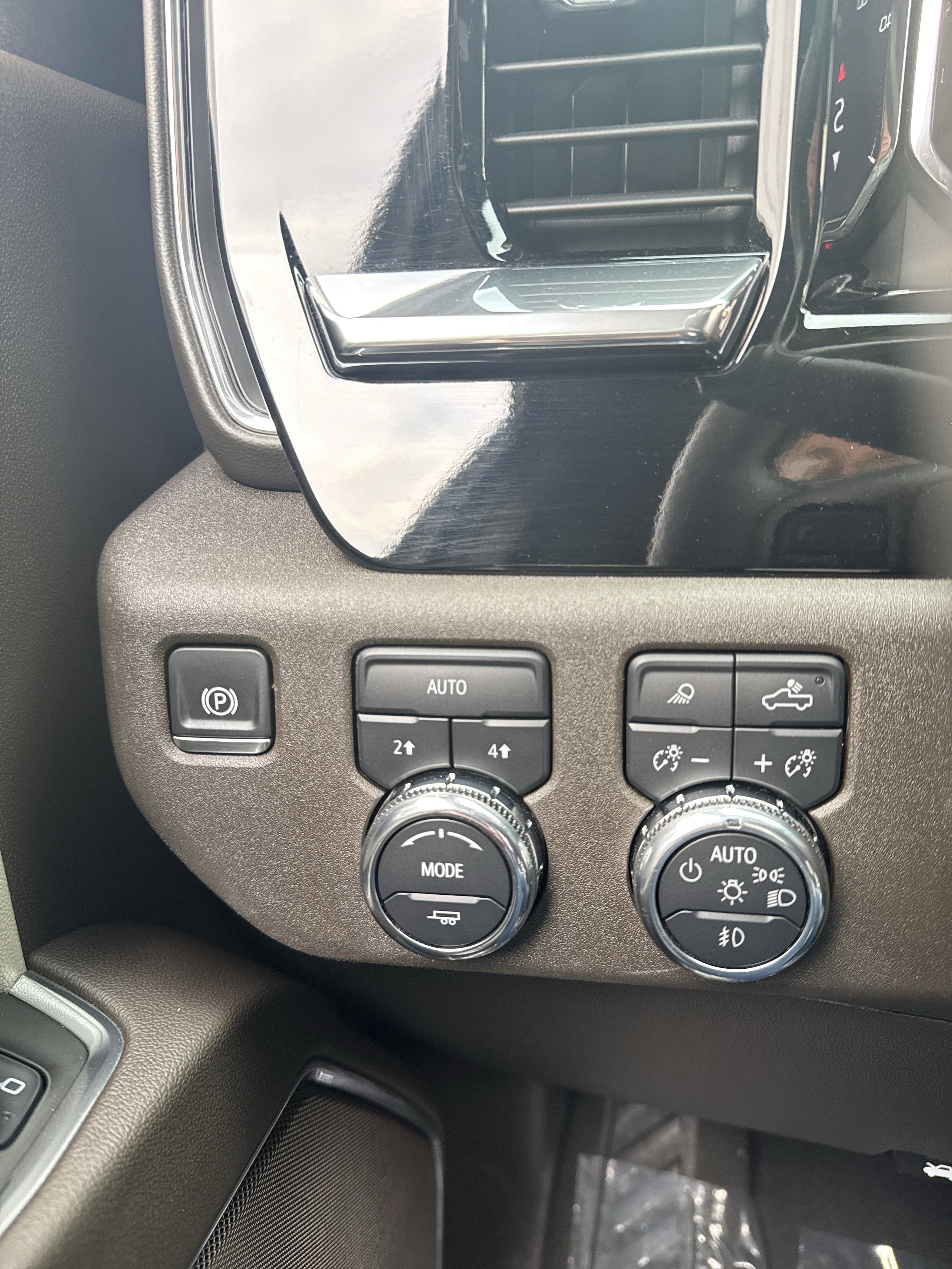 Used 2025 GMC Sierra 1500 SLT image 26