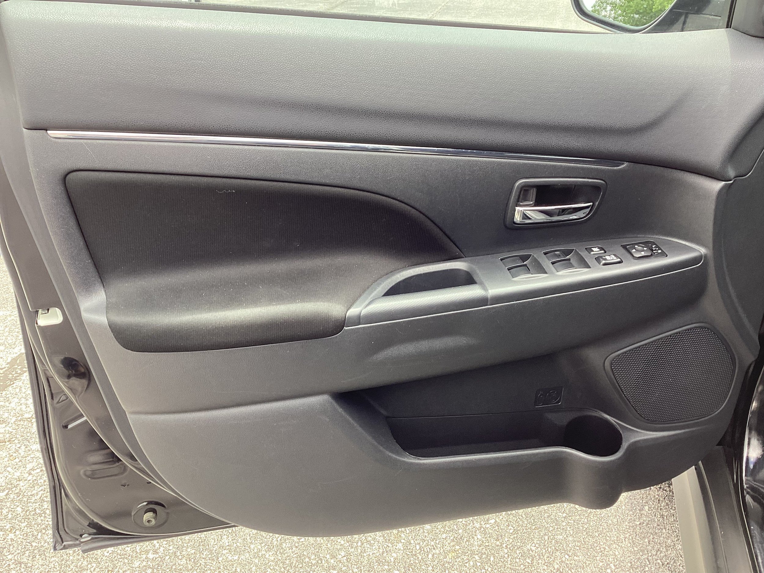 Used 2025 Mitsubishi Outlander Sport ES AWD/4WD image 16