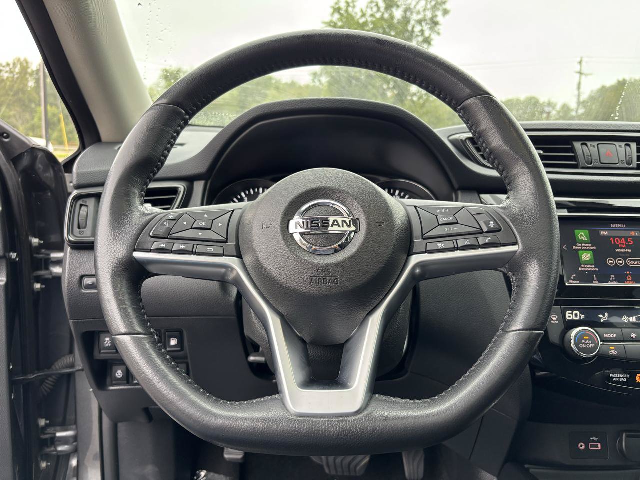 Used 2018 Nissan Rogue SV w/ Sun & Sound Touring Package AWD/4WD image 19