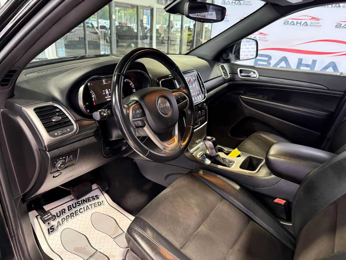 Used 2021 Jeep Grand Cherokee Laredo X AWD/4WD image 32