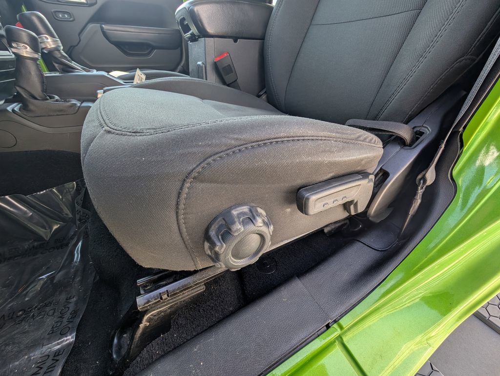 Used 2019 Jeep Wrangler Unlimited Sport S AWD/4WD image 16