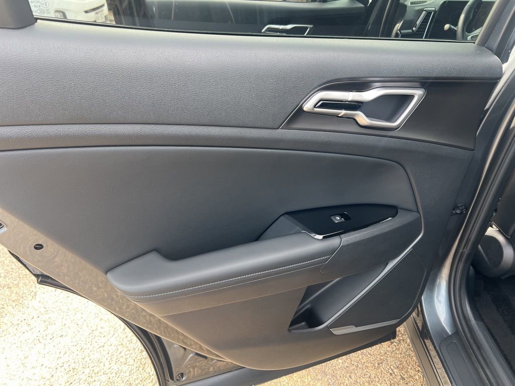 Certified 2025 Kia Sportage EX image 10