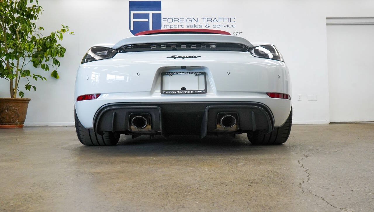 Used 2020 Porsche 718 Boxster Spyder RWD image 51