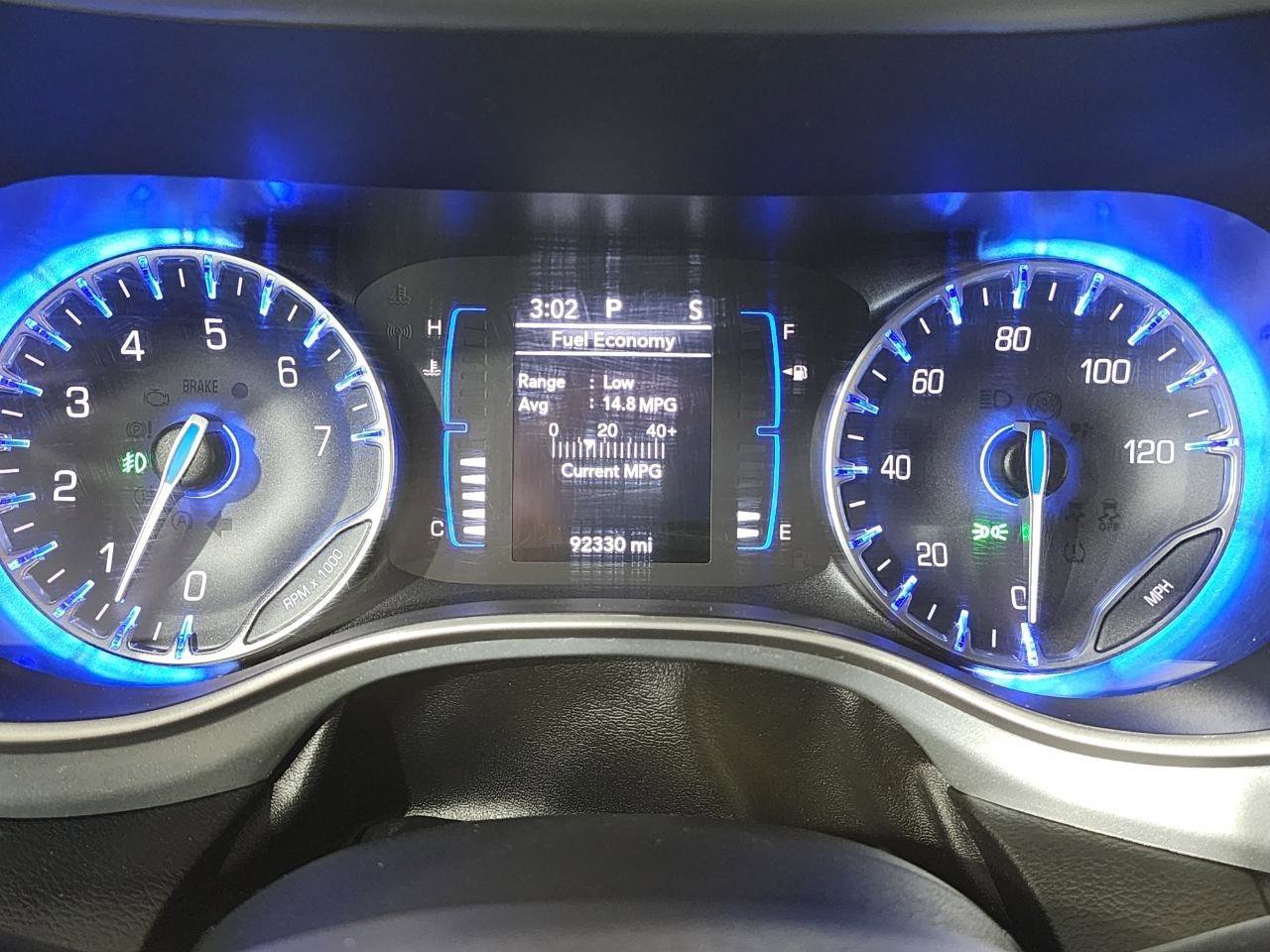 Used 2020 Chrysler Pacifica Touring w/ S Appearance Package image 13