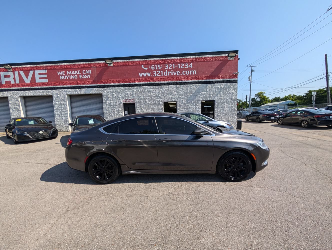 Used 2015 Chrysler 200 Limited w/ Convenience Group FWD image 5
