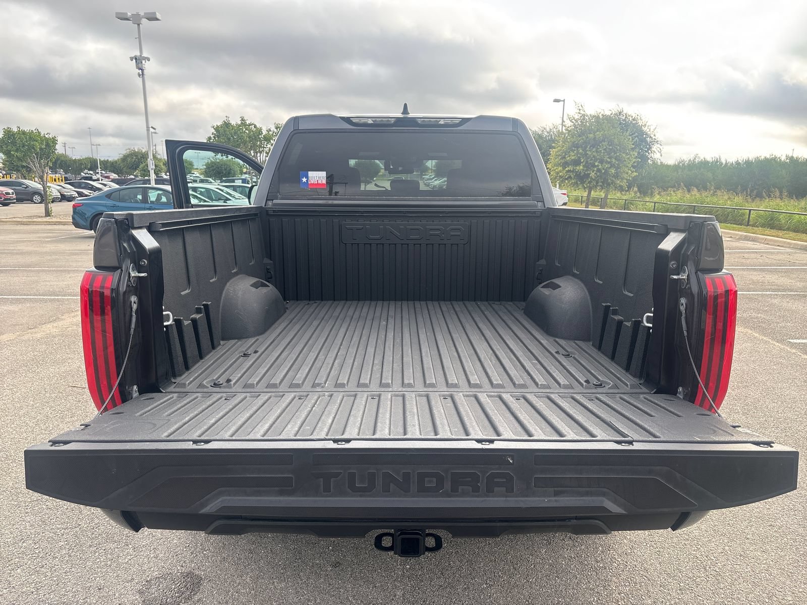 Used 2026 Toyota Tundra SR5 w/ SR5 Convenience Package AWD/4WD image 14