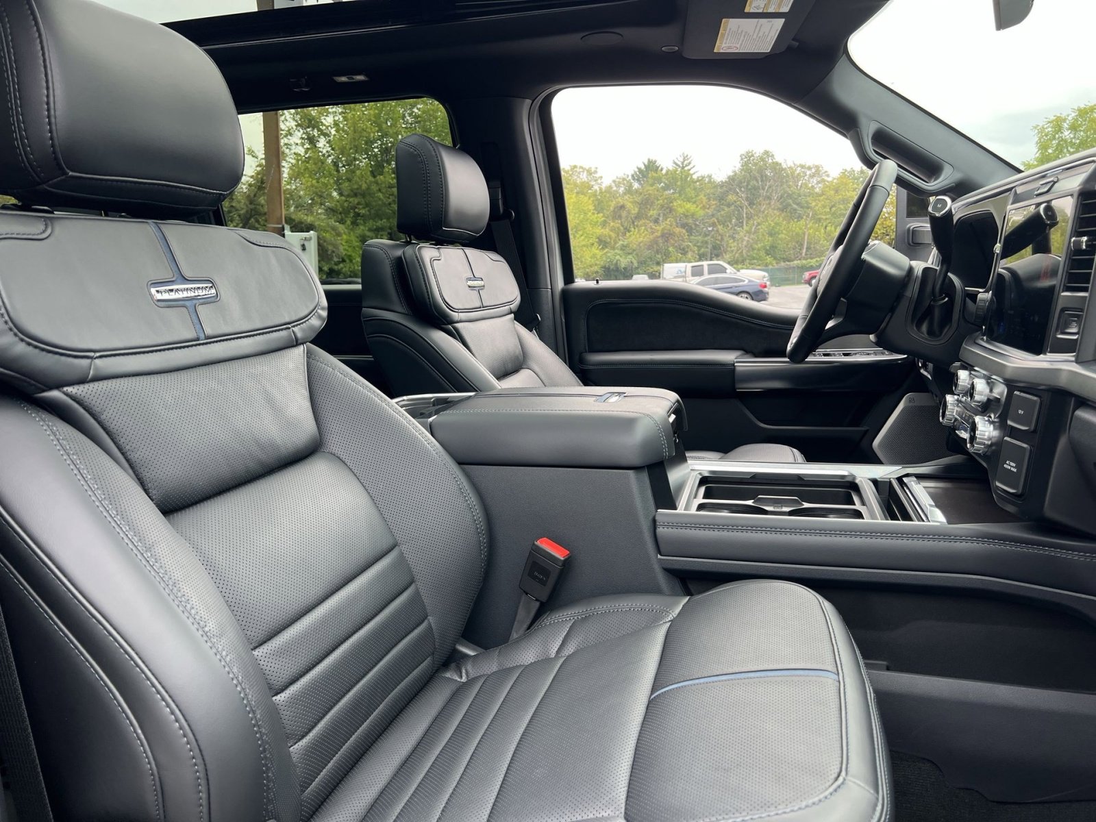 Used 2026 Ford F450 Platinum w/ FX4 Off-Road Package image 27