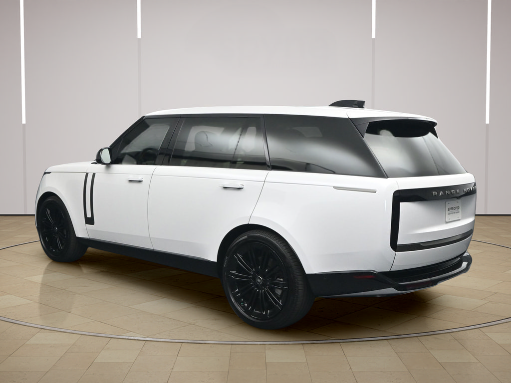 Used 2025 Land Rover Range Rover Long Wheelbase SE AWD/4WD image 3