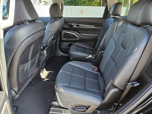 Used 2023 Kia Telluride EX w/ EX Captain's Chair Package image 9