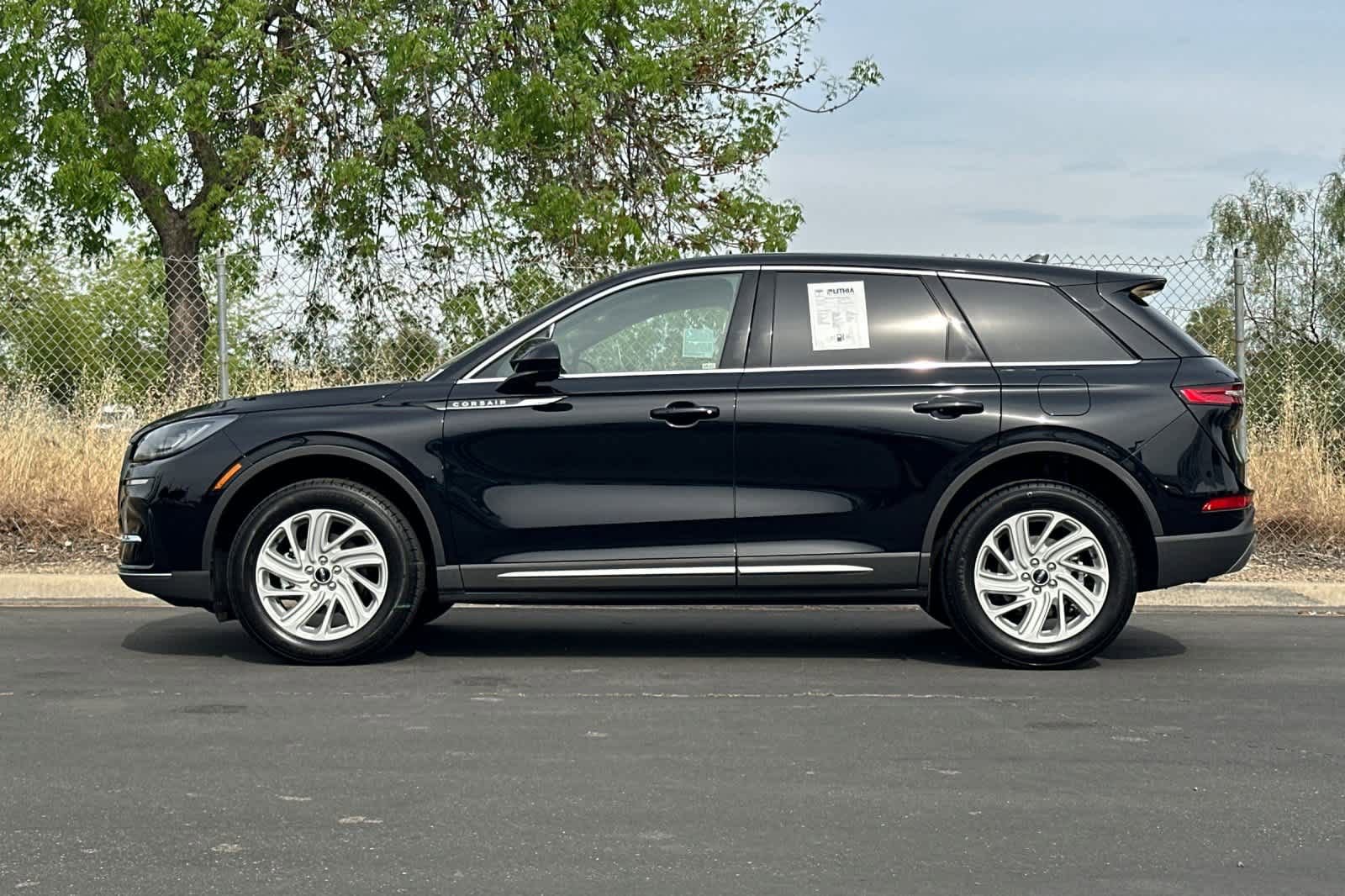 Used 2025 Lincoln Corsair FWD image 5