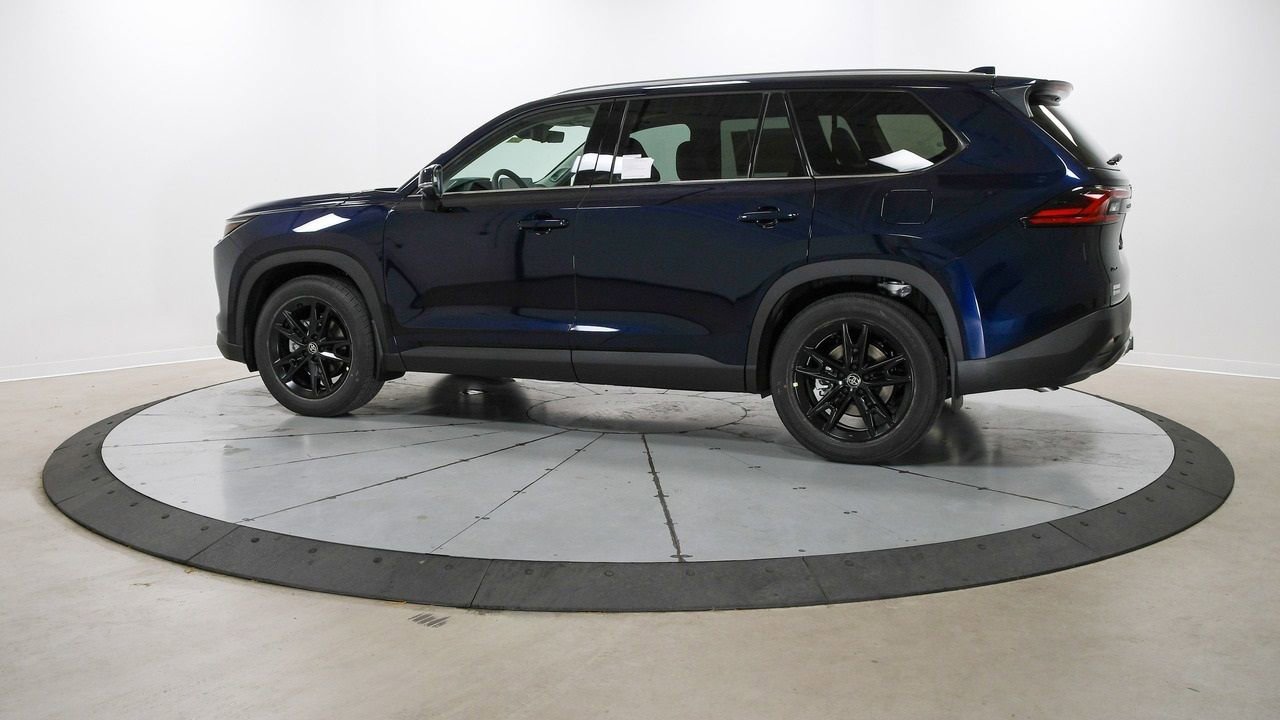 New 2025 Toyota Grand Highlander Platinum image 11