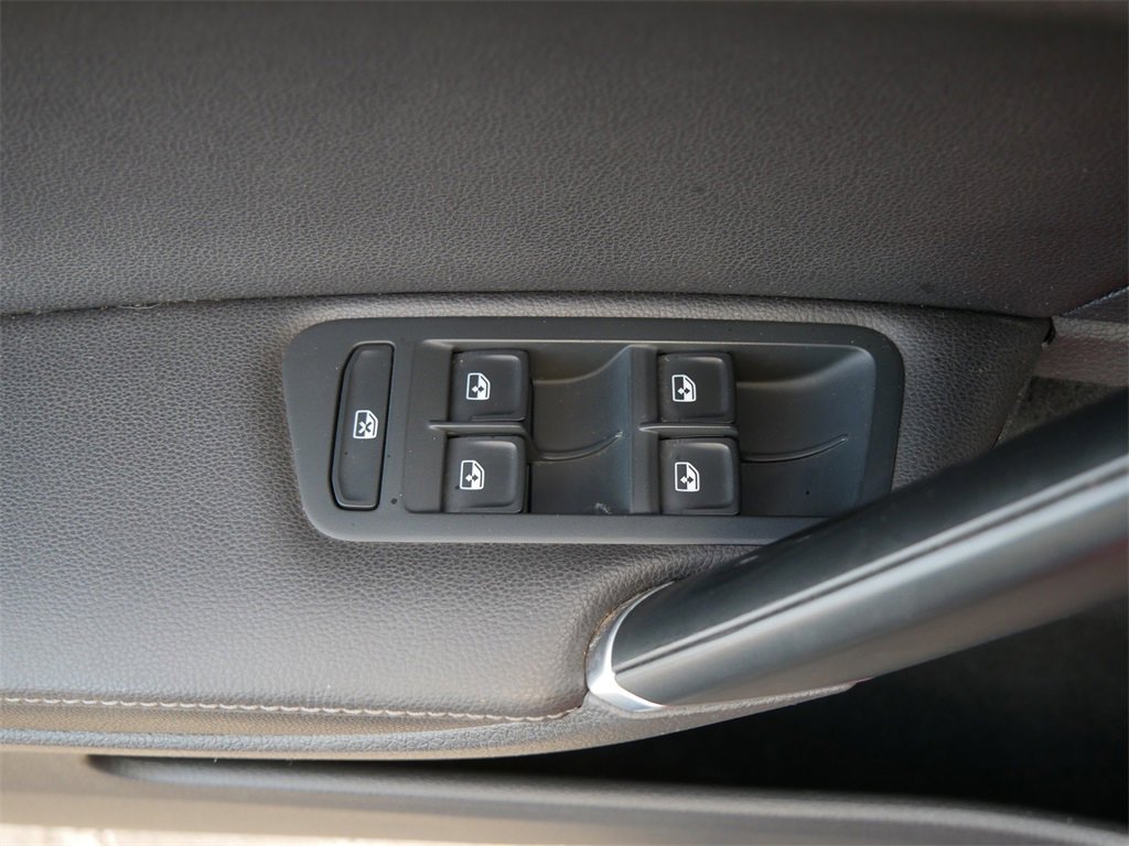 Used 2019 Volkswagen Golf SE w/ Driver Assistance Package image 16