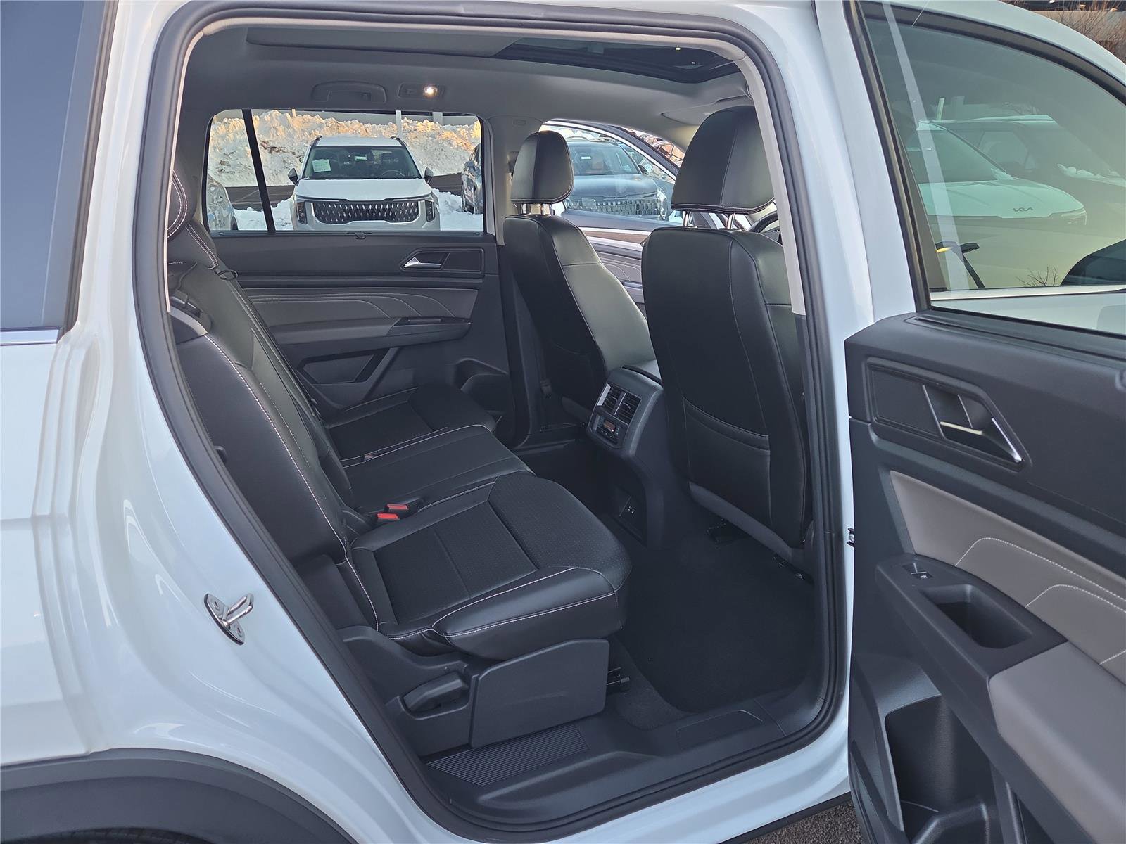 Certified 2023 Volkswagen Atlas SEL image 33