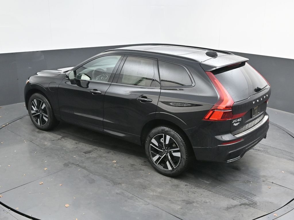 New 2026 Volvo XC60 T8 Core w/ Climate Package image 24