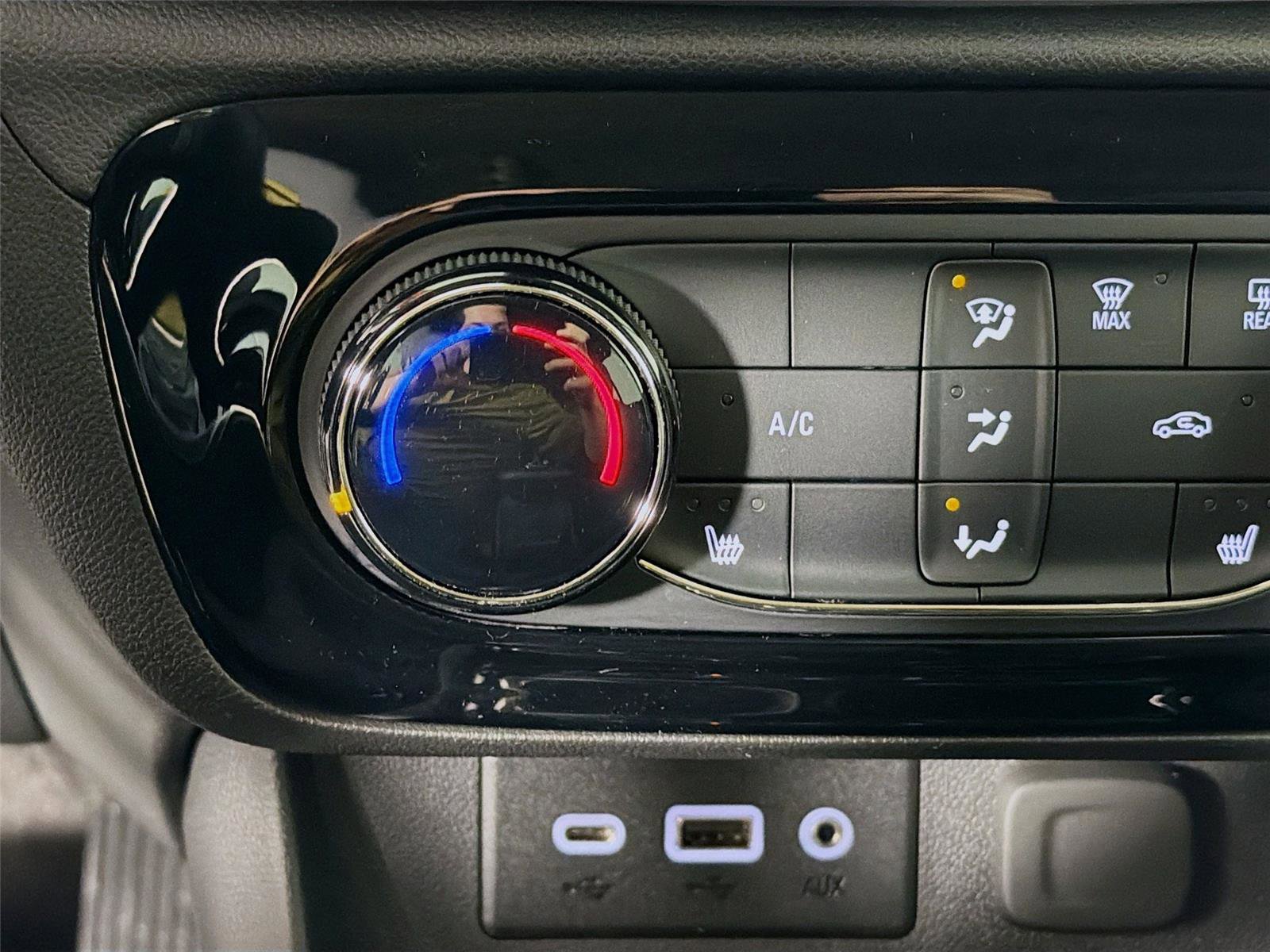 Used 2023 Buick Encore GX Preferred w/ Cold Weather Comfort Package image 20