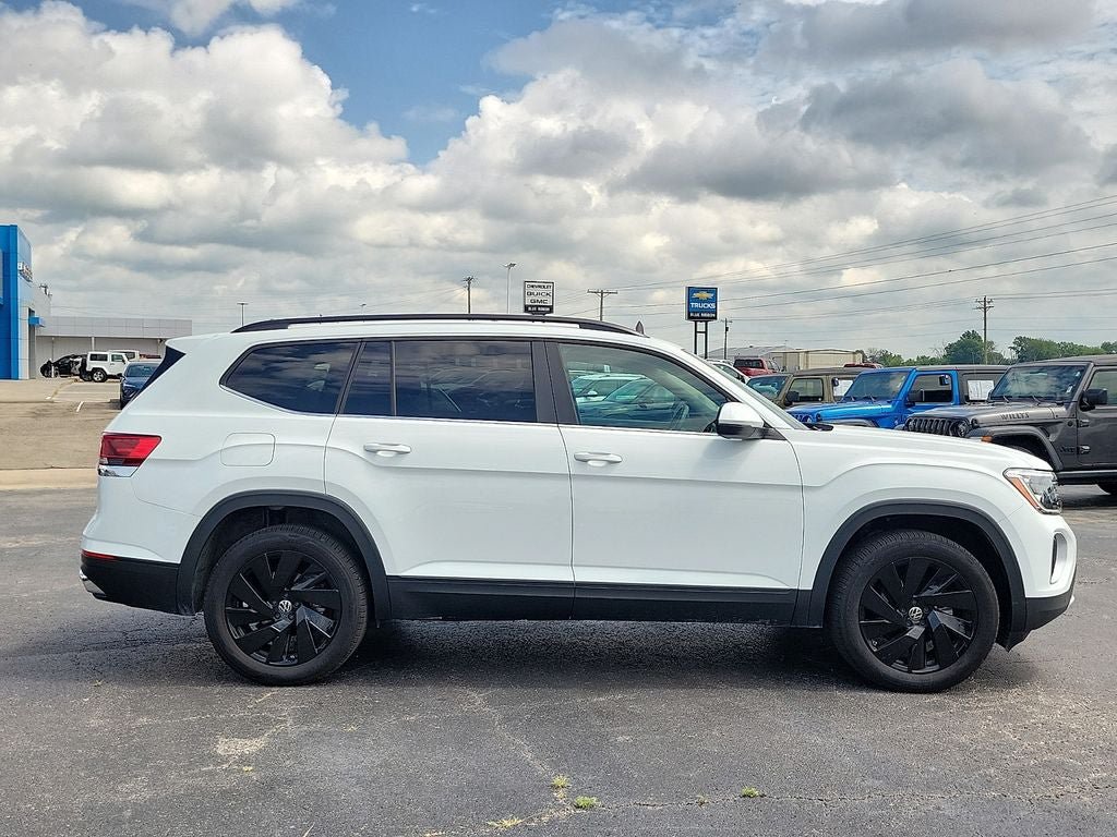 Used 2025 Volkswagen Atlas SE AWD/4WD image 6