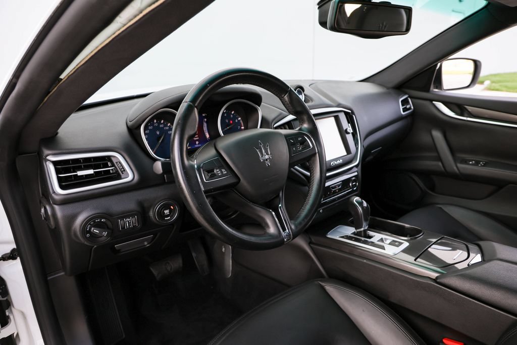 Used 2015 Maserati Ghibli RWD image 18